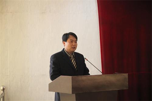 代表发言.jpg 代表发言.jpg